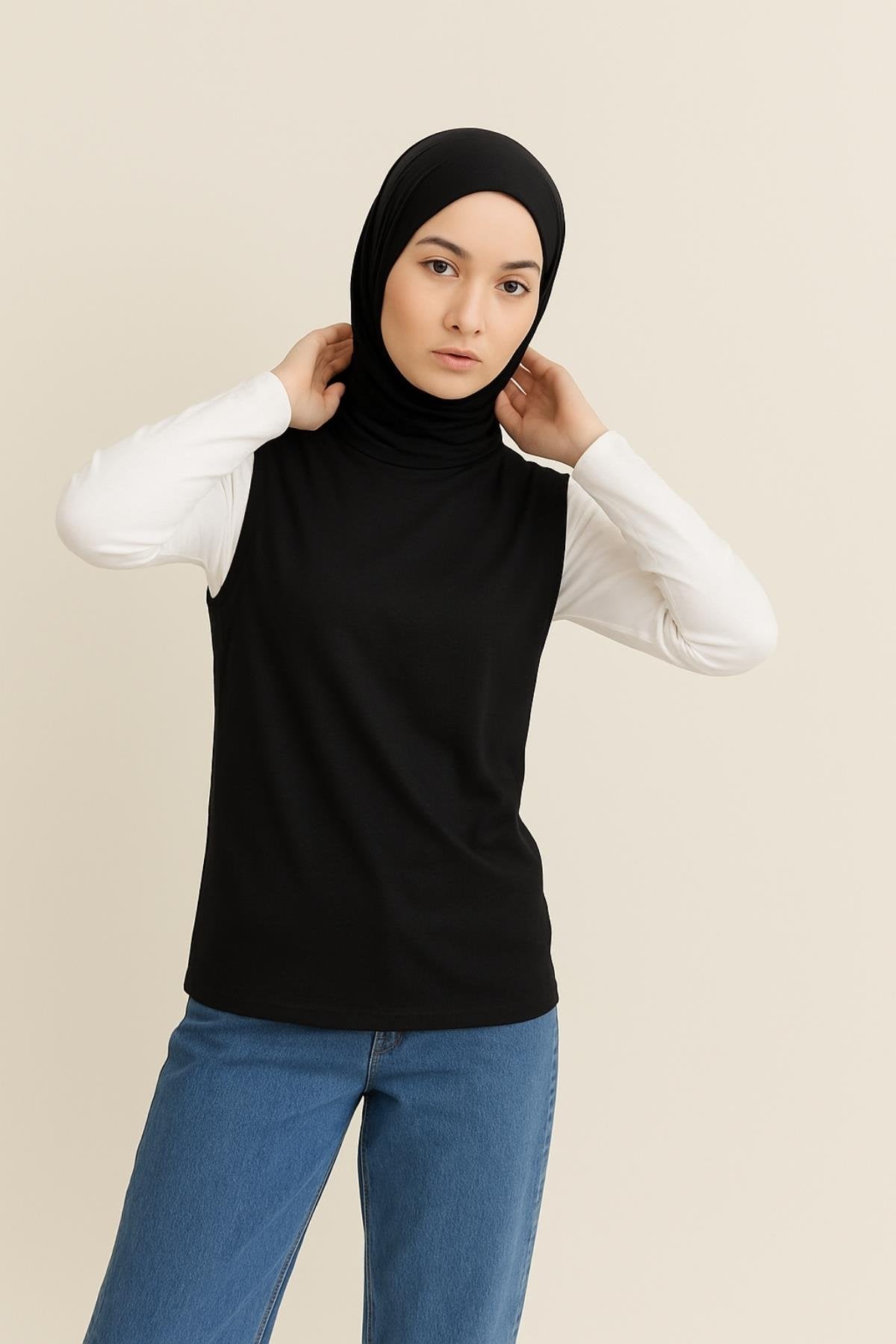 Bisiklet Yaka Kolsuz İçlik – Siyah