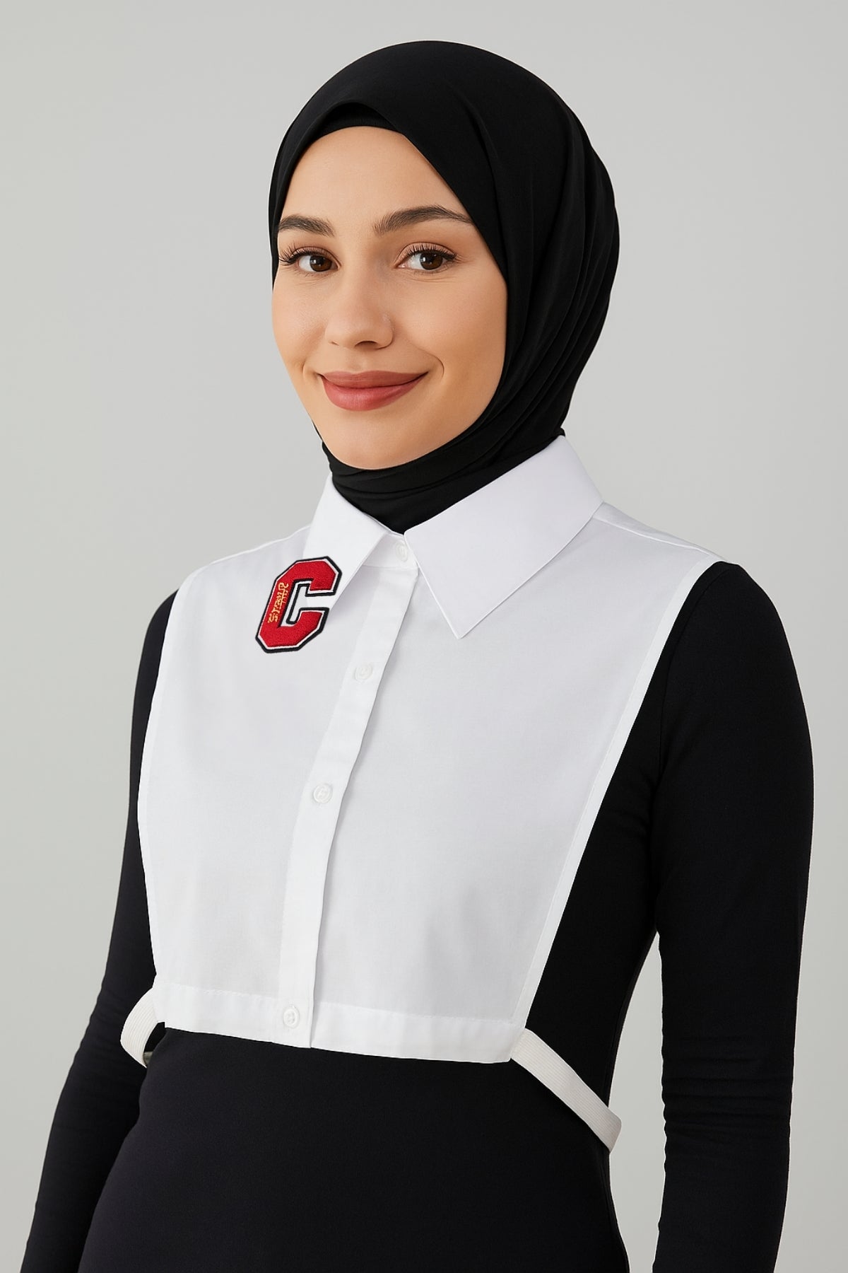 C Harf Detaylı Gömlek Yakası - Beyaz