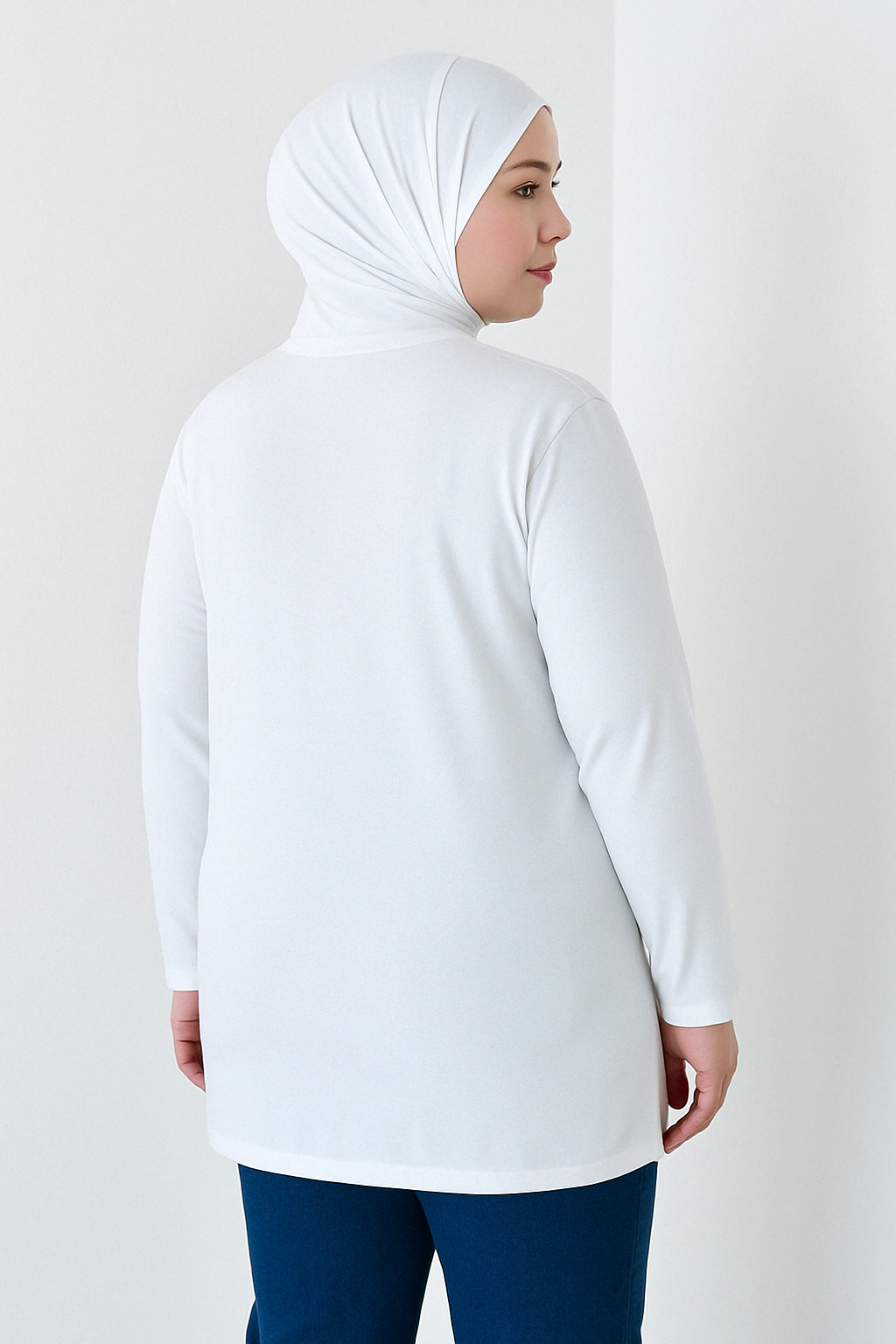 Long-Sleeved Tunic (Bandana Included) - White