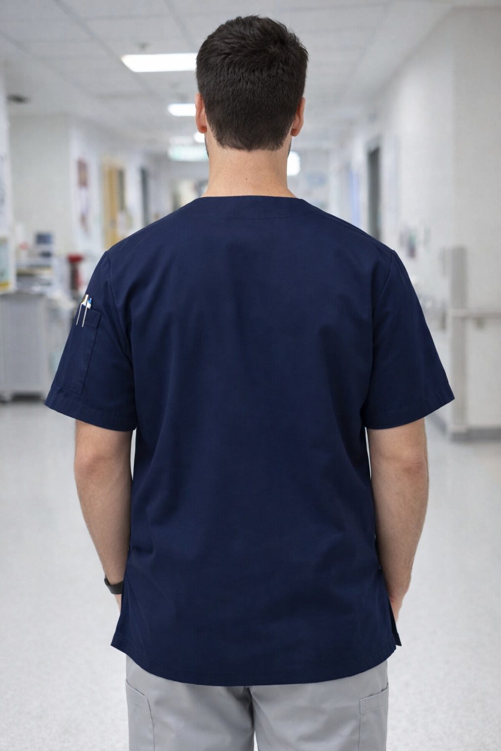 قميص تنظيف من قطعة واحدة - أسود