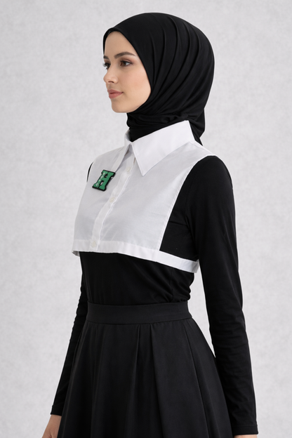 طوق قميص مع تفاصيل حرف K - أبيض 