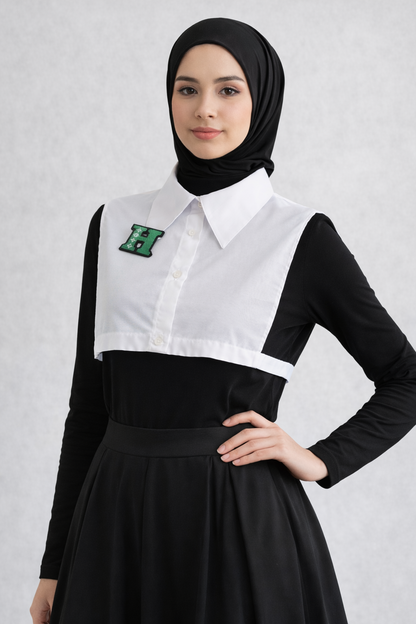 طوق قميص مع تفاصيل حرف K - أبيض 