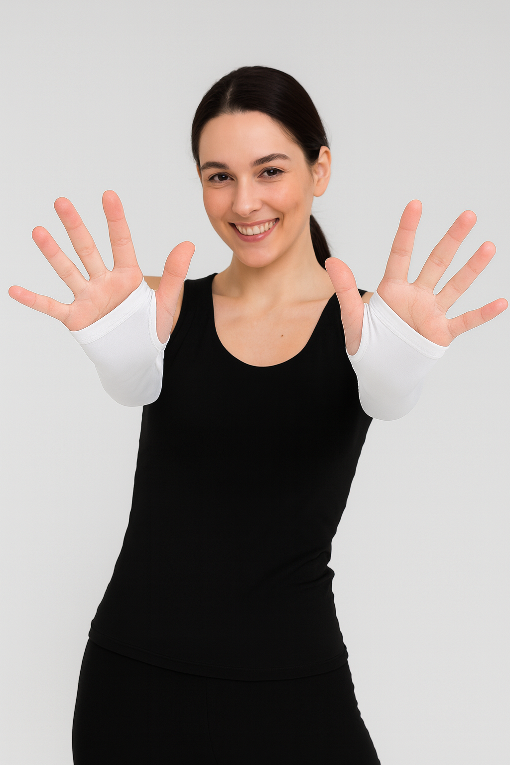 Parmak Detaylı Lastikli Kolluk - Beyaz