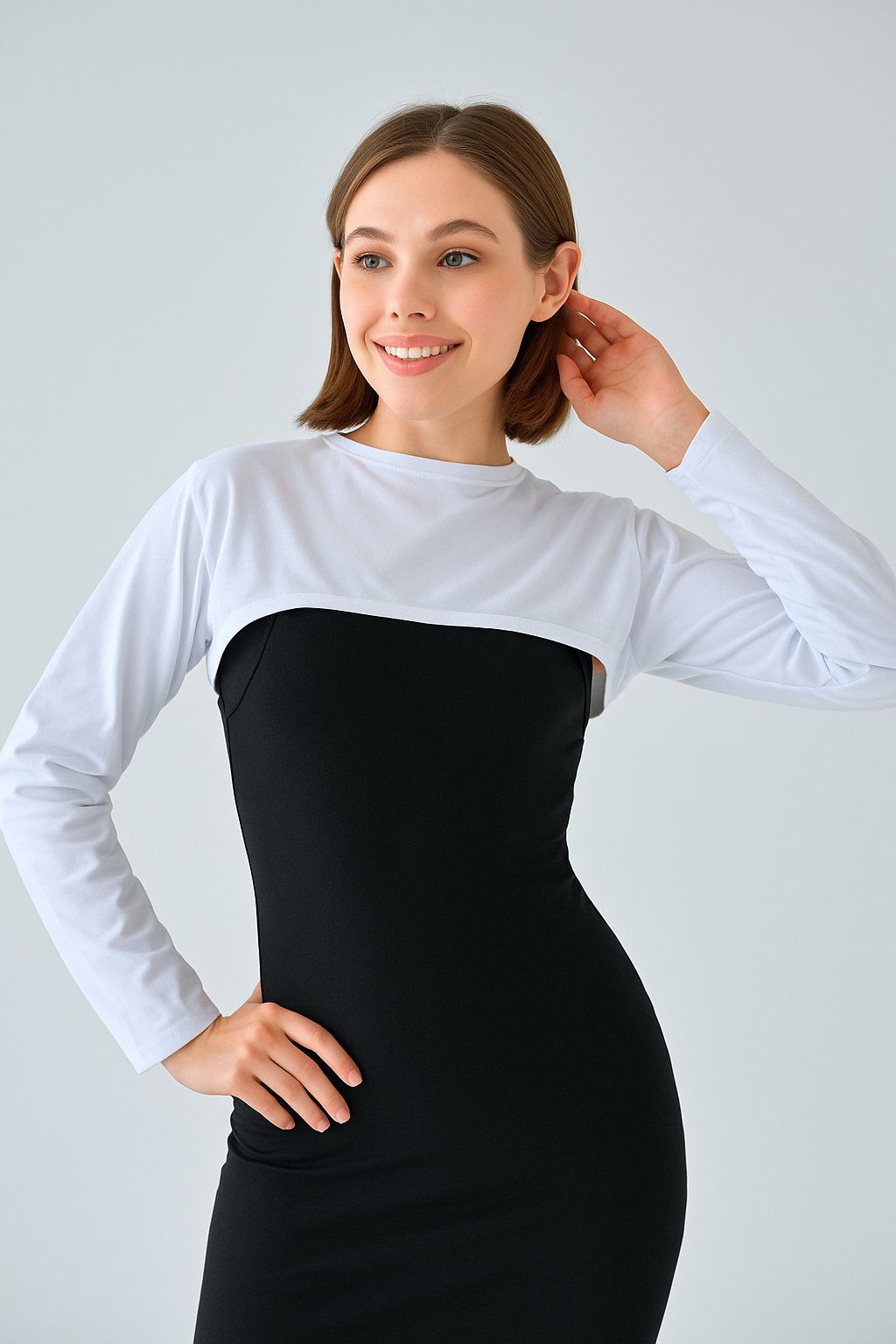 سوار ذراع بدون ياقة للرقبة - أبيض