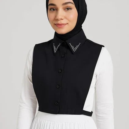 Siyah takma gömlek yakası modeli, kazak içine gömlek yakası görünümü veren şık ve pratik sahte yaka tasarımı