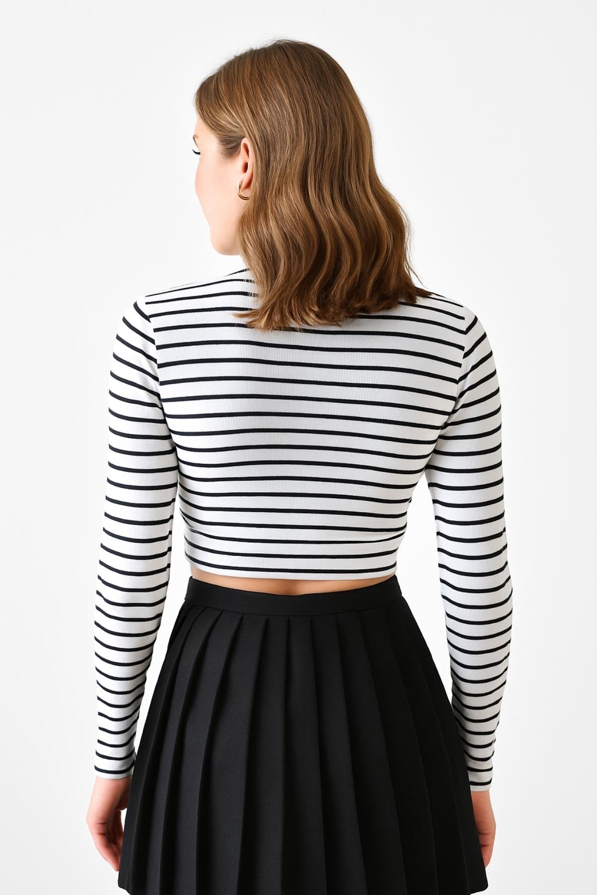 قلادة قصيرة بأكمام طويلة - مخططة باللون الأبيض